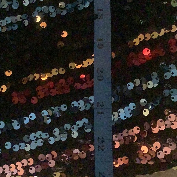 Vici size M sequin top. Fun flirty top with one sleeve. - Picture 10 of 11